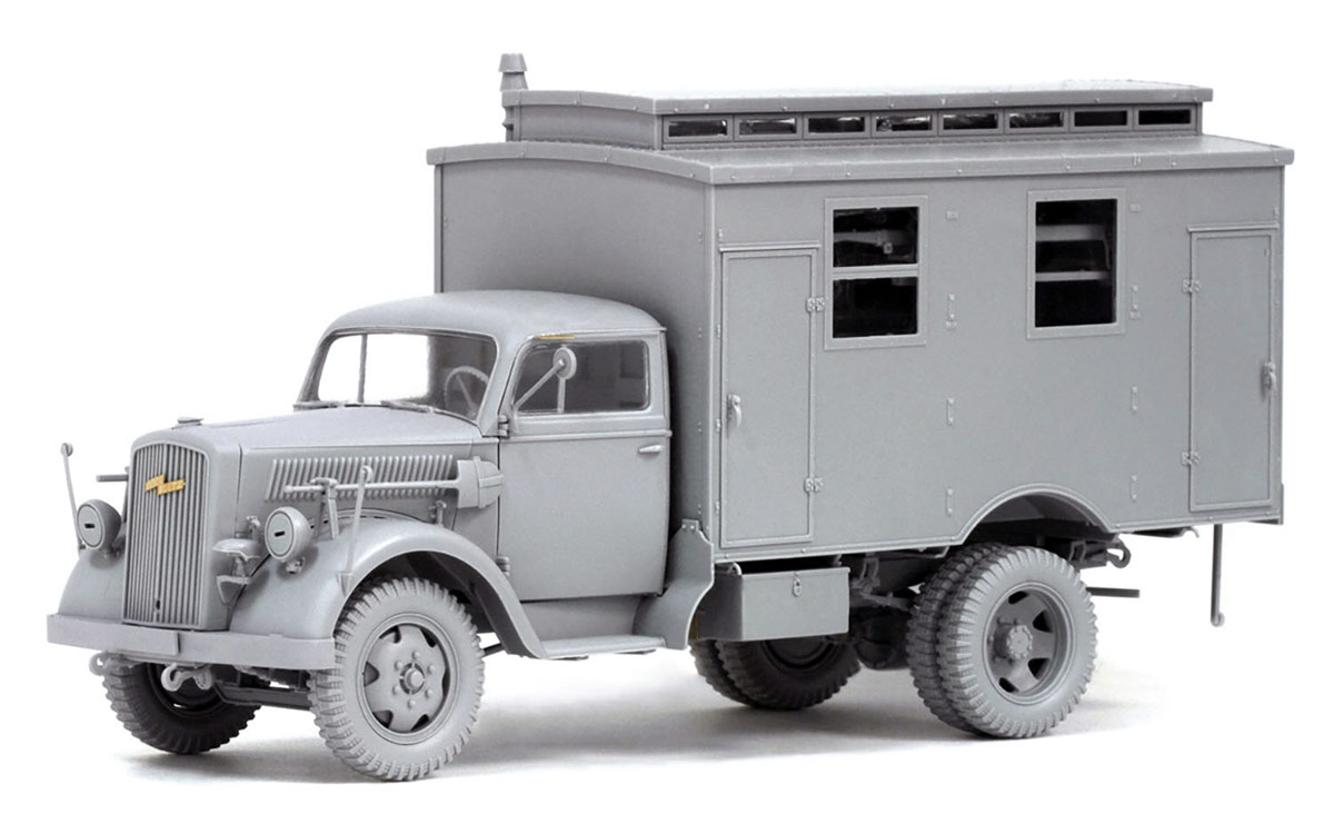 ドラゴン 1/35 WW.II ドイツ軍 3トン 4×2 トラック 野戦救急車 [DR6790